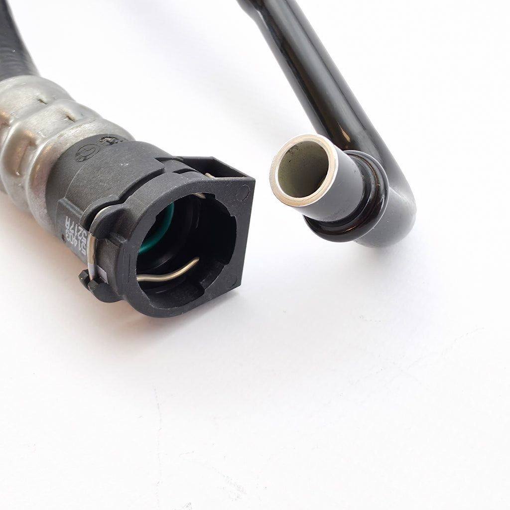 BMW Oil cooling pipe inlet 17227583187