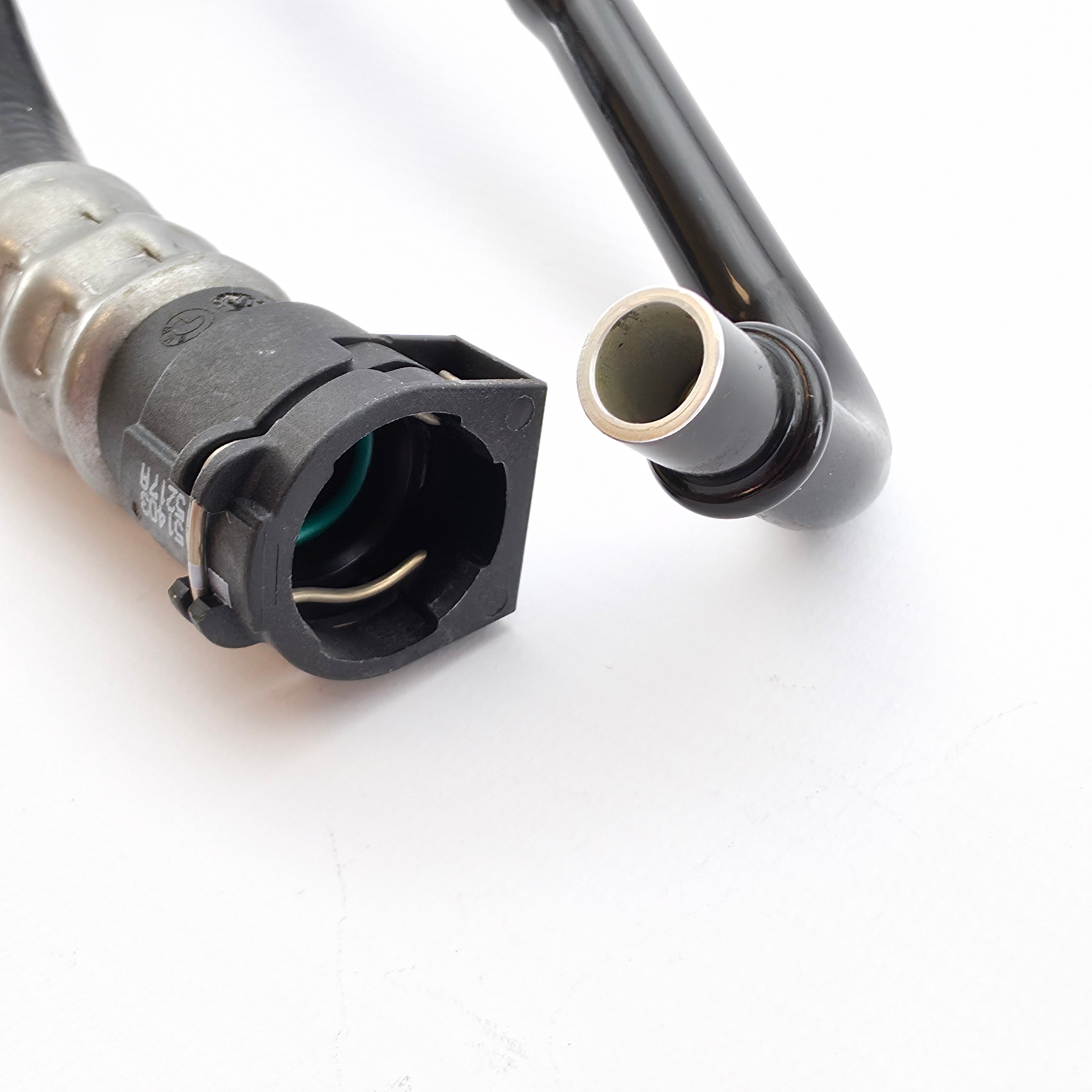 BMW Oil cooling pipe inlet 17227583187