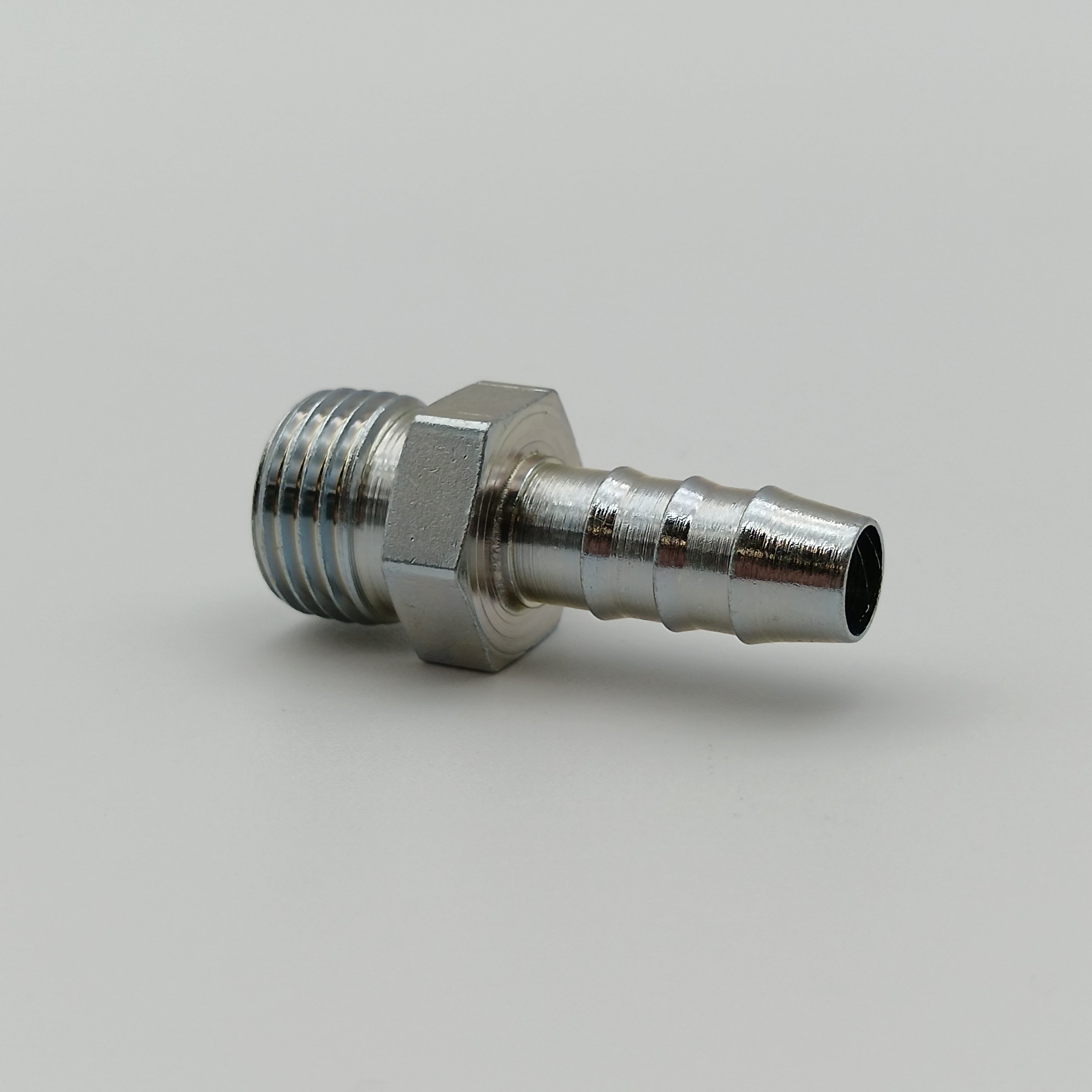 Nipple with external thread