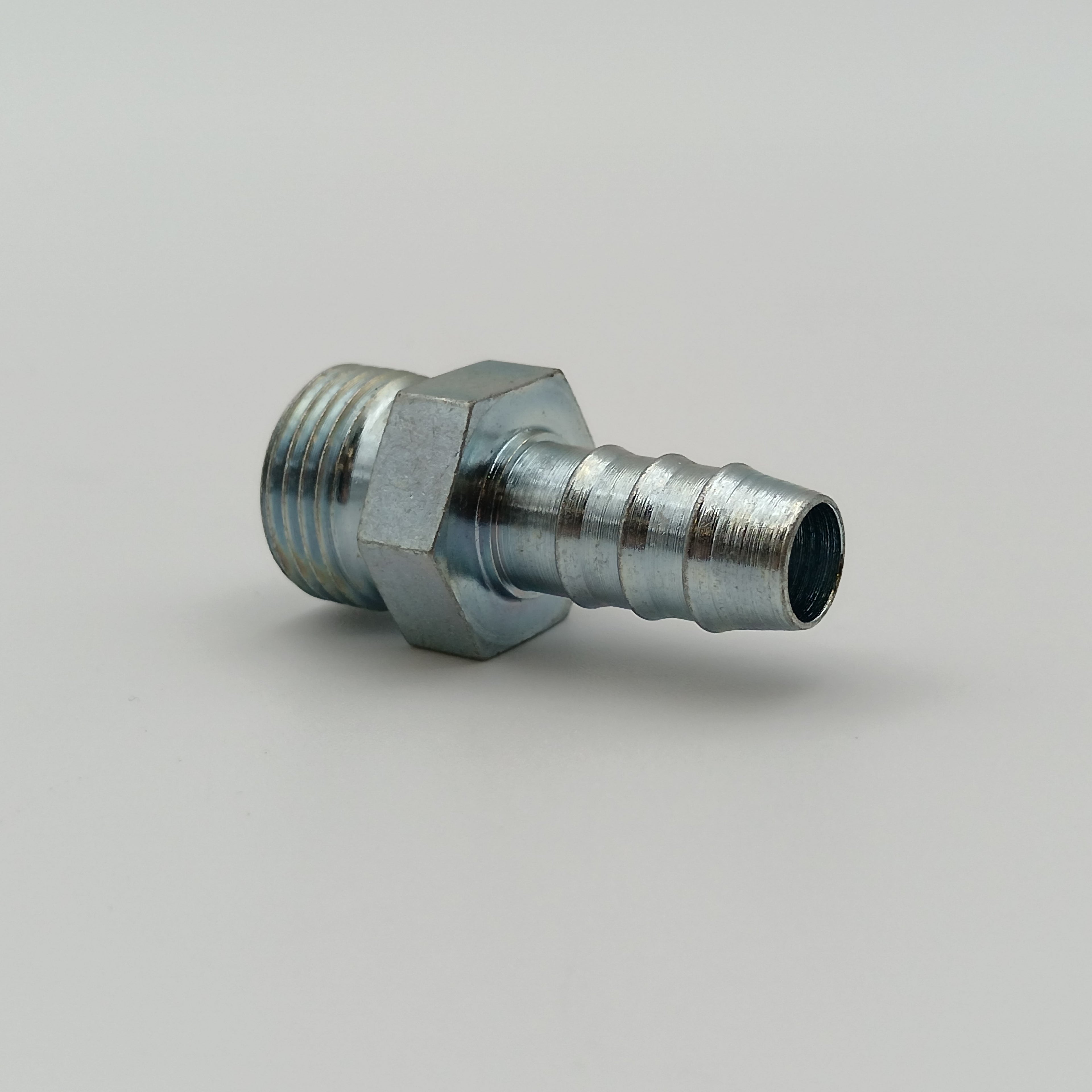 Nipple with external thread