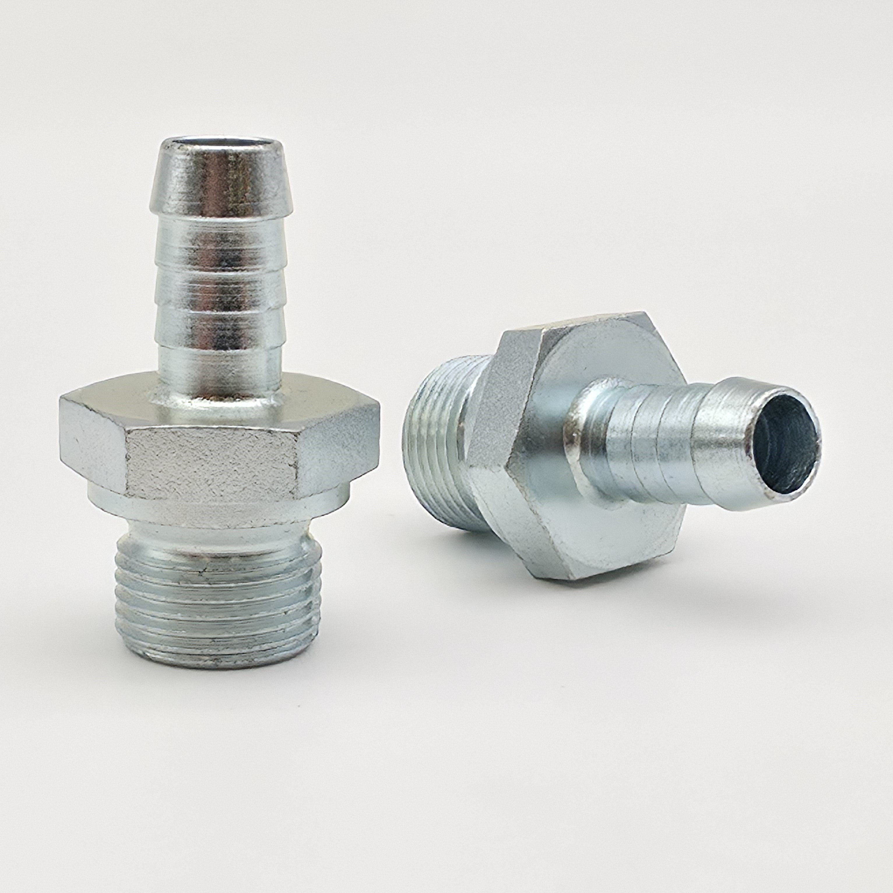 Nipple with external thread