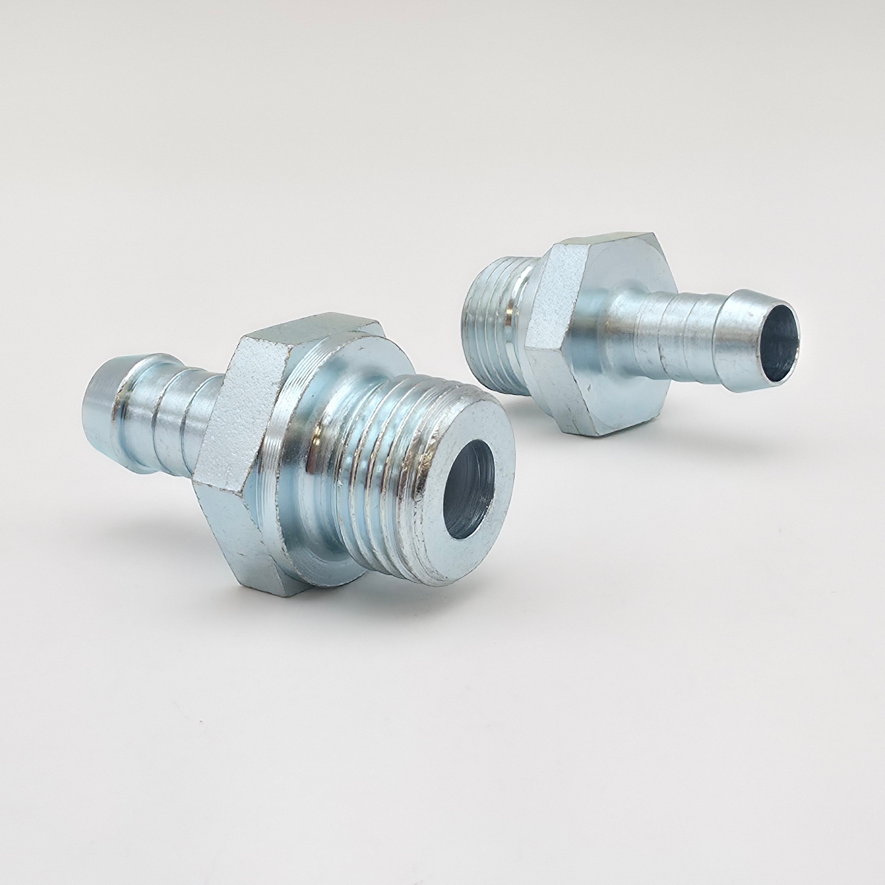 Nipple with external thread