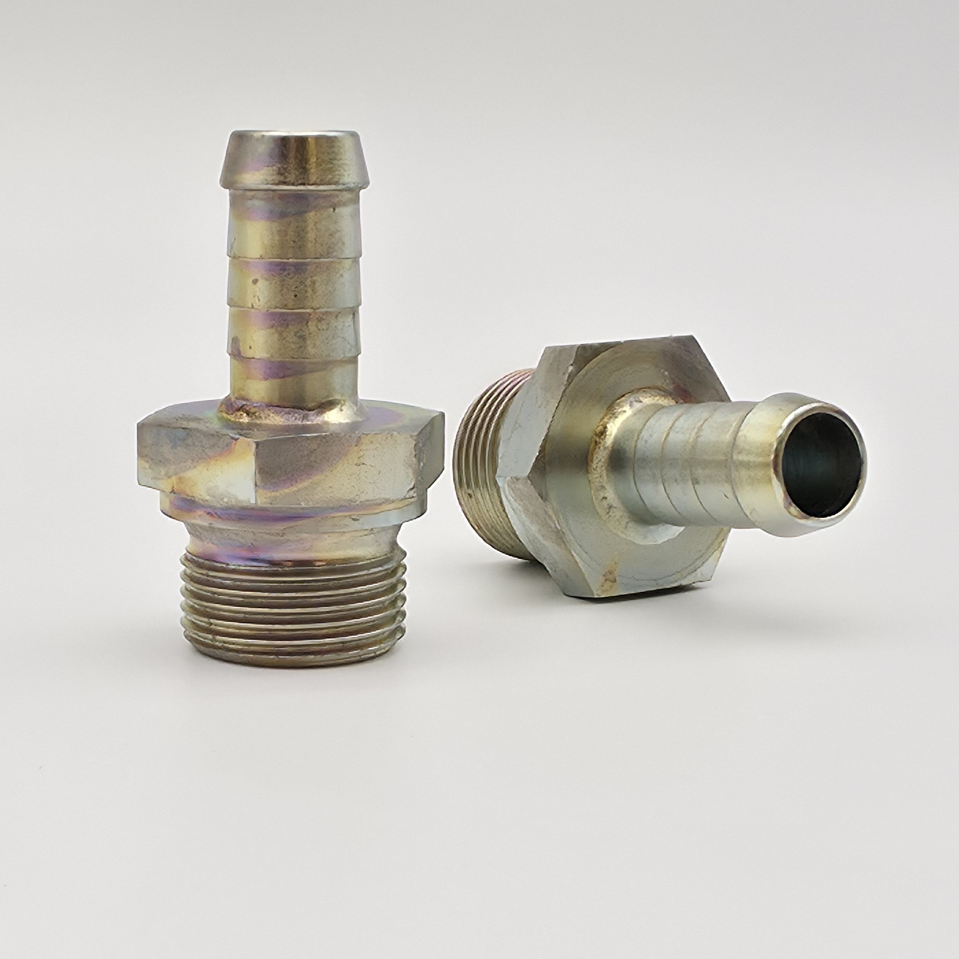 Nipple with external thread