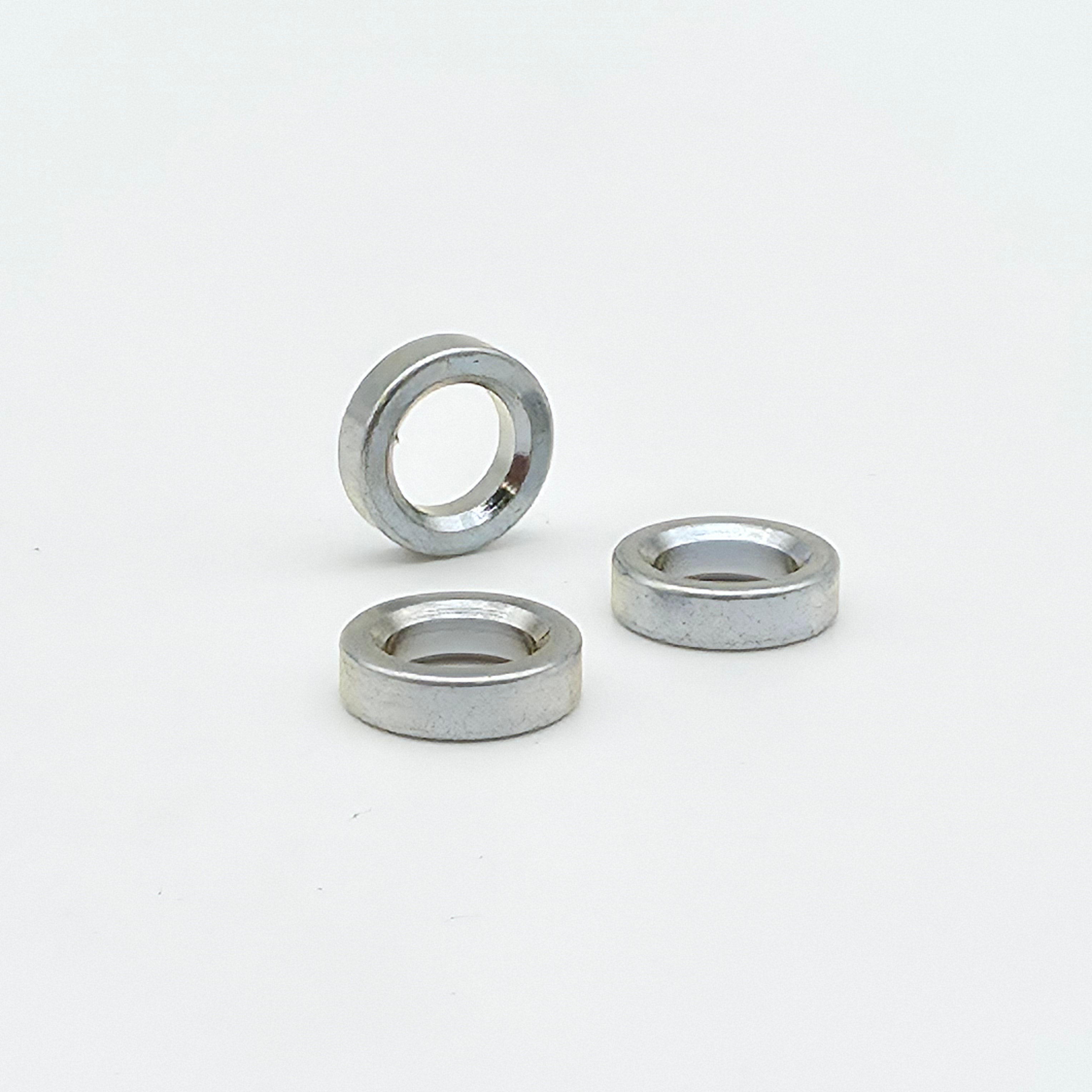 Pressure ring for flared injection lines