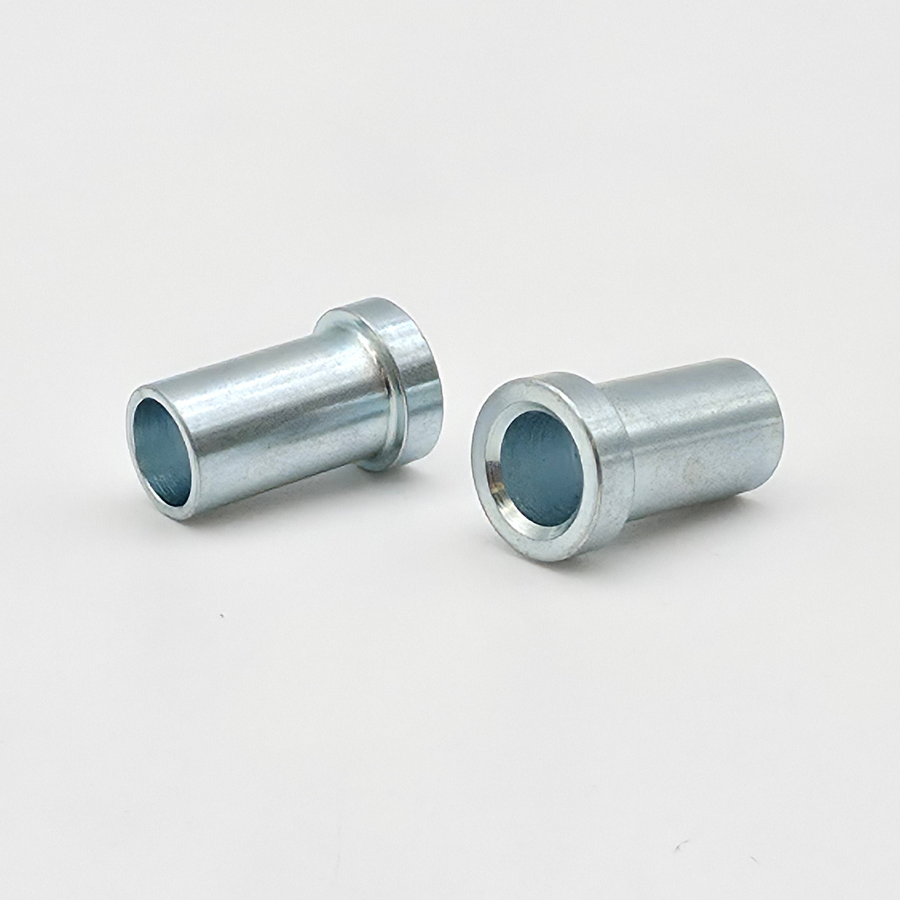 Pressure nipple for flared injection lines