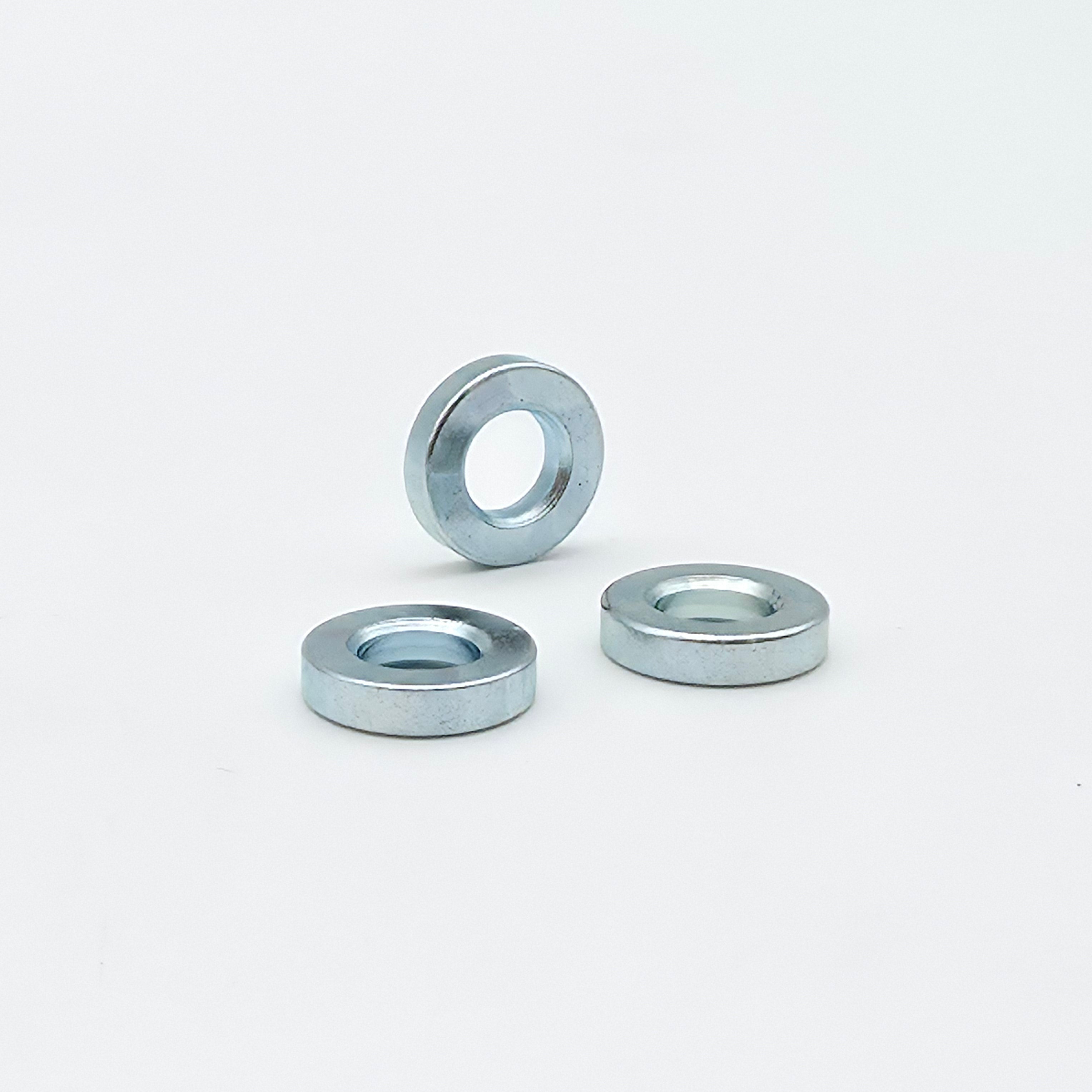 Pressure ring for flared injection lines