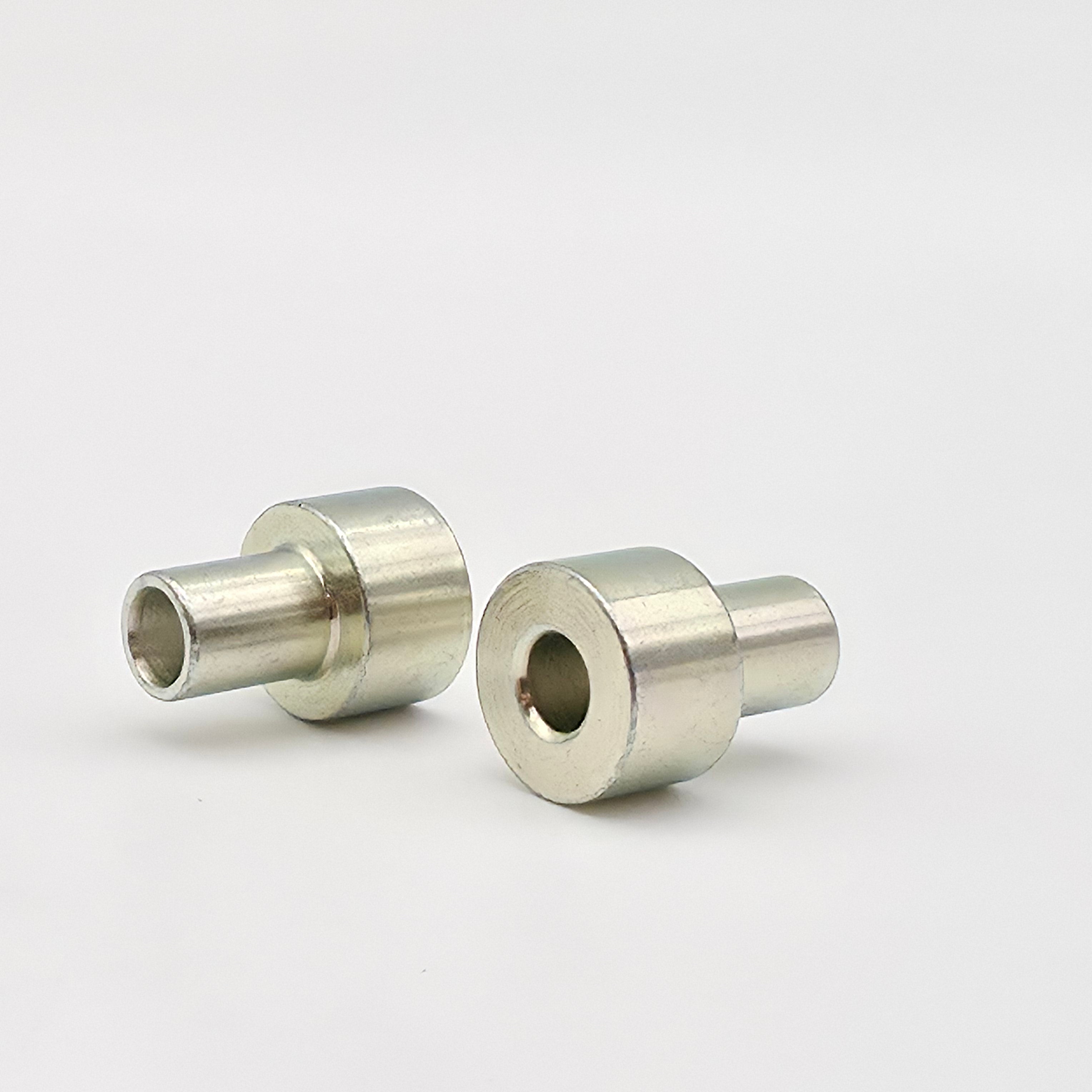 Pressure nipple for flared injection lines