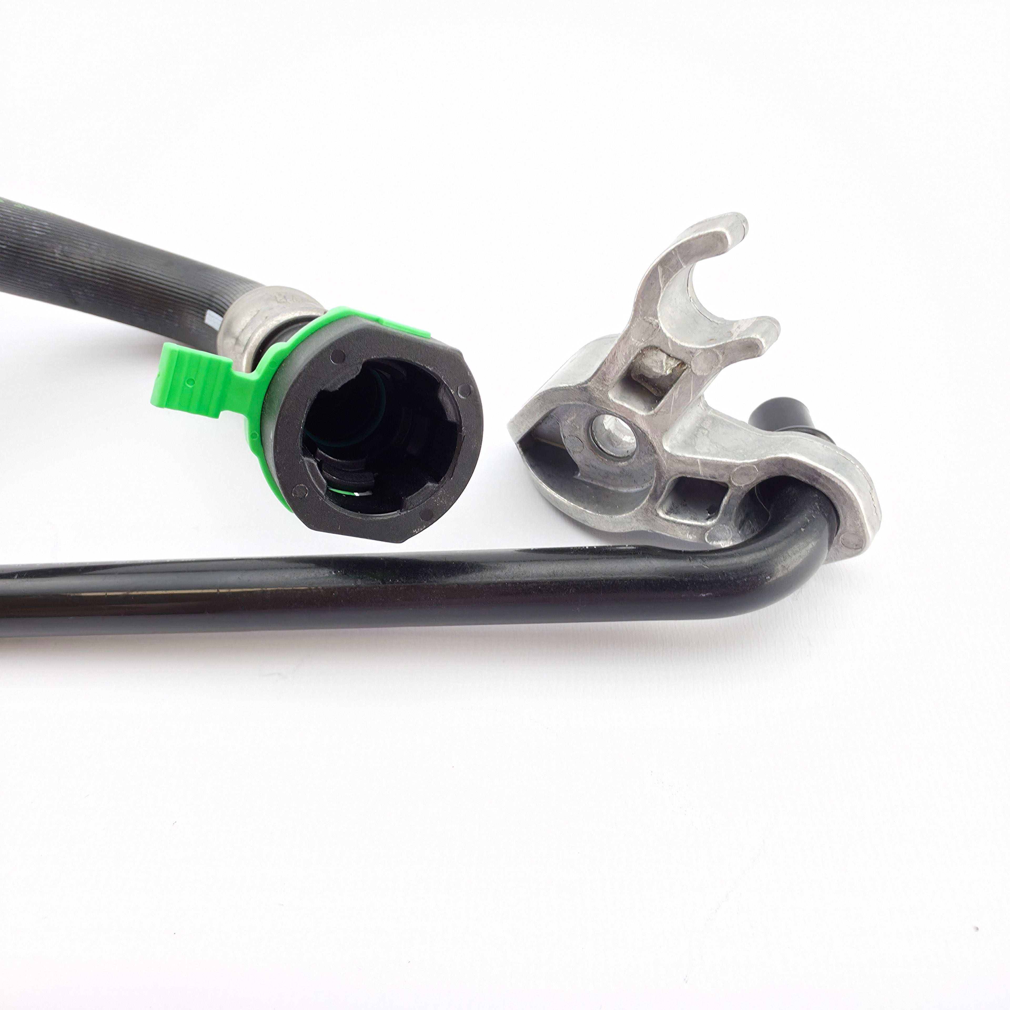 BMW Oil cooling pipe outlet 17227577636